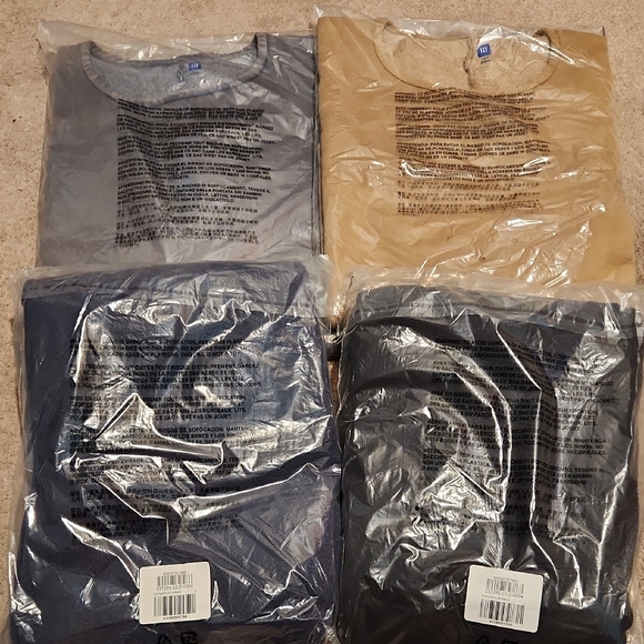 Black and Gray Short Sleeve Tees Casual Shirts. Balenciaga Engineerd - Picture 1 of 1